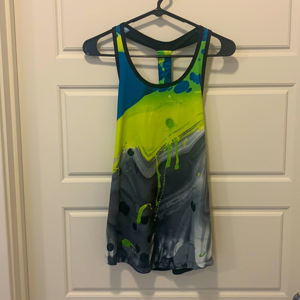 ASICS women’s running tank top. Super comfortable and breathable material.